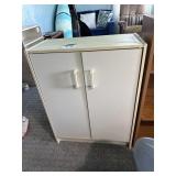 Pantry cabinet
