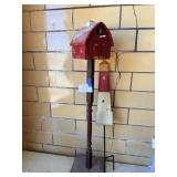 Birdhouse, lighthouse stake