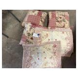 Throw pillows, shams