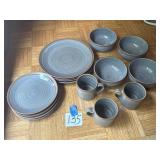 Stoneware dishes