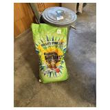 Trashcan&Sunflower seeds