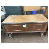 Blanket chest