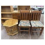 Chairs, end table