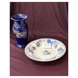 Blue and white bowl, vase