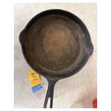Cast iron skillet