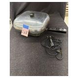 Electric skillet