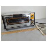 Toast n' broil Toaster