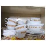 Pryex White & Brown Dishes