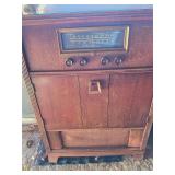 Airline Radio w/record player