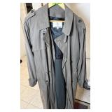 London Fog size 41 Reg Rain Coat