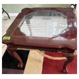 Clawfoot End Table 28'X28'X21'