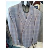 10 - 42R Men's Suits