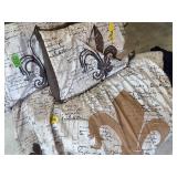 Bed Set - Queen Comforter, Blanket and 2 Pillows