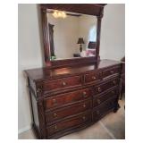 9-Drawer Dresser 66'X20'X84' w/Mirror