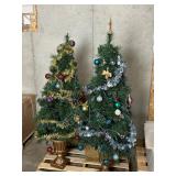 Pallet of Christmas Decorations, Trees, Presents