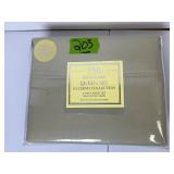 1-Queen Size Bed Set