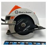 B&D 7 1/4' Saw like New