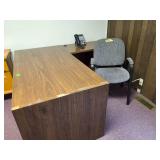 Office Chair & 'L' Shaped Desk
