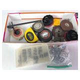 6 Tape Measures & Levelor
