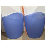 2 Trash Cans