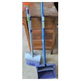2-Rubbermaid Dust Pans
