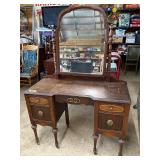 Dressing Table Showers Bros & mirror needs redone