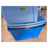 5-Large Totes - 1 lid