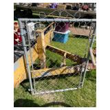 CHAIN LINK GATE