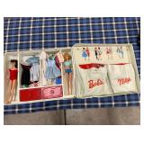 Barbies Midge accessories