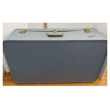 Blue Lady Baltimore suitcase