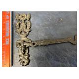 Cast iron wall bracket
