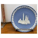 wedge wood Christmas, 1970 blue plate
