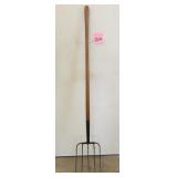 Long Handle 5 Tine Pitch Fork