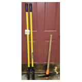 Grub Hoe & Fiberglass Handled Post Hole Digger