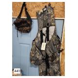Red Head Camo Tree Stand Vest/Seat & Gear Pouch