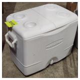 Rubbermaid Split Lid Cooler