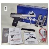 Smith & Wesson SW22 Victory Semi-Auto Pistol