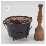 Salesman Cast Iron Hooded Pot