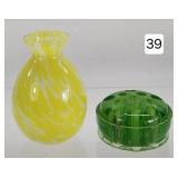 Yellow 4' Opalescent Vase & Green Depression Frog