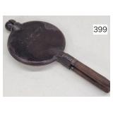 Wagner 1910 Cast Iron Waffle Iron
