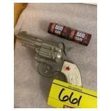 HUBLEY 2-IN-1 TOP CAP GUN W/ ROLL OF CAPS (WORKS)