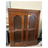ANTIQUE 6FT TALL WOODEN ARMOIRE W/ KEYS