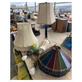 STAINED GLASS LIGHT FIXTURE, 3 LAMPS & SHADES