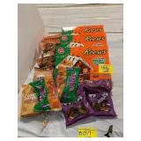 REESE'S HOLIDAY HOUSE, HALLOWEEN CANDY OF ALL