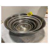 NESTING STAINLESS STEEL MIXING BOWL SET