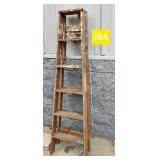 6' WOODEN LADDER