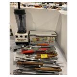 TOTAL NUTRITION CENTER, CONDIMENT CONPARTMENTS,