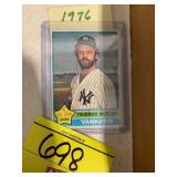 1976 THURMAN MUNSON YANKEE BASEBALL CARD