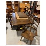 DINING ROOM TABLE W/ 6 MATCHING CHAIRS & LEAF