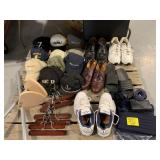 PALLET W/ MEN'S HATS, WOODEN HANGERS, MEN'S SHOES